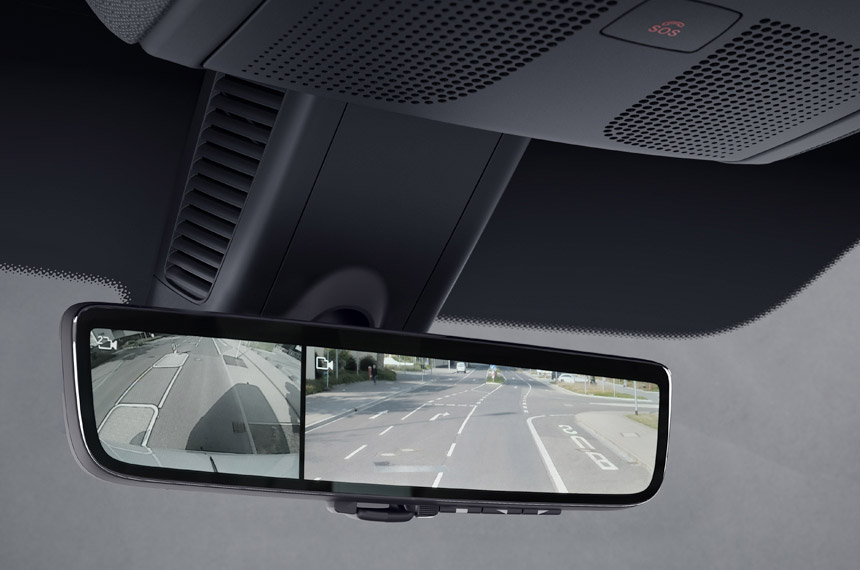 Dashboard display of 360 camera view.